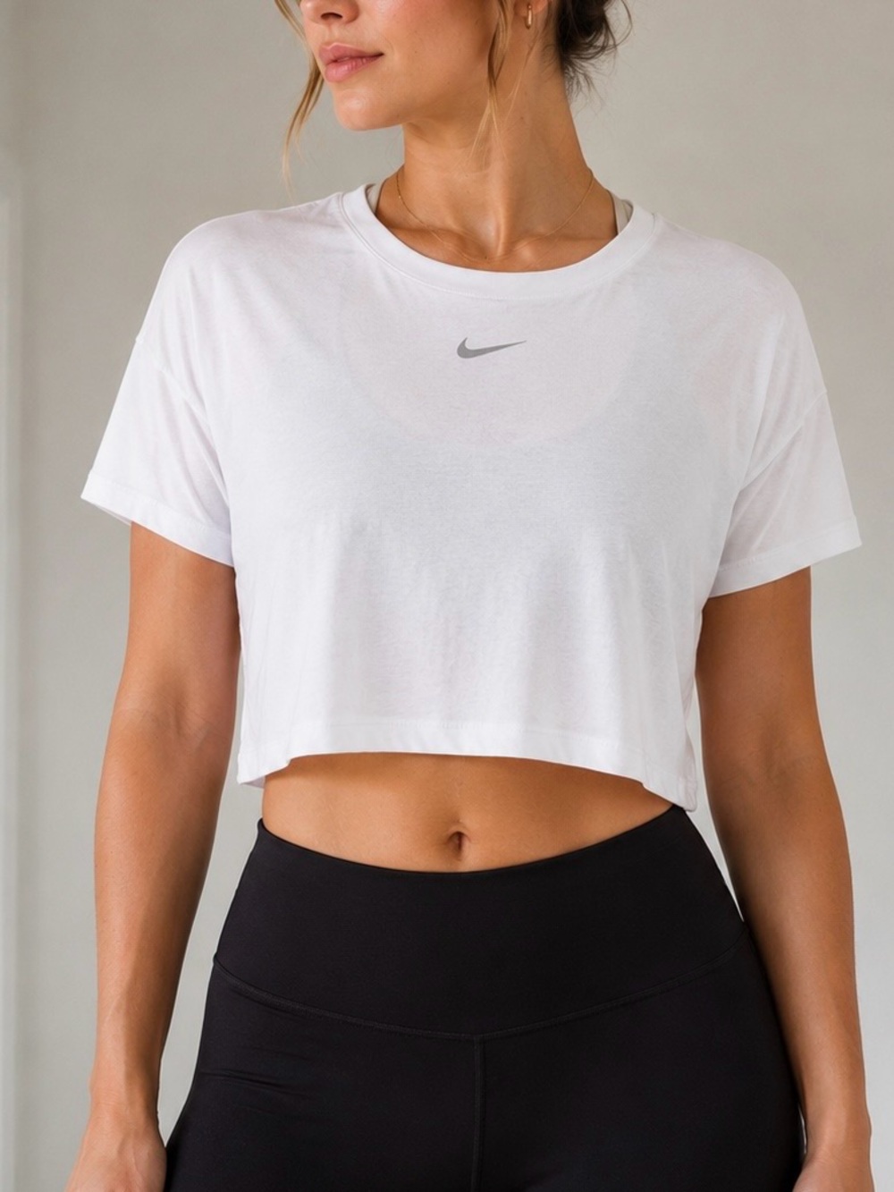 Nike Dri-FIT Cropped Training Tee
Women’s Small